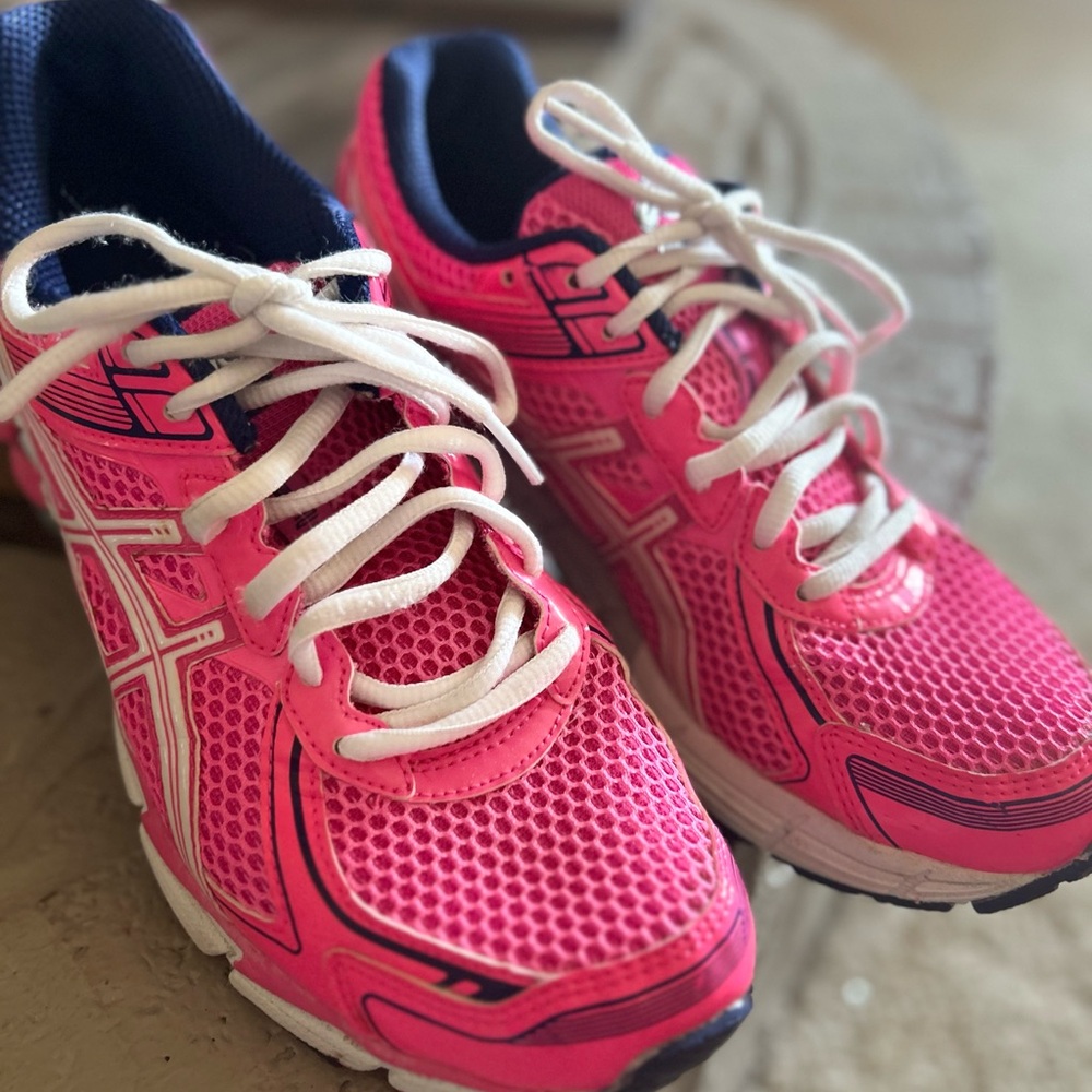 ASICS Gel GT-1000 ladies athletic shoe